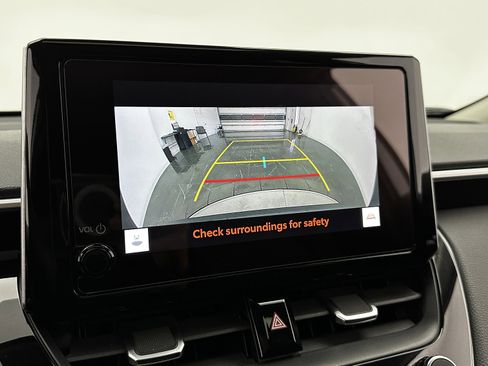 Used 2023 Toyota Corolla Cross XLE w/ Convenience Package image 22