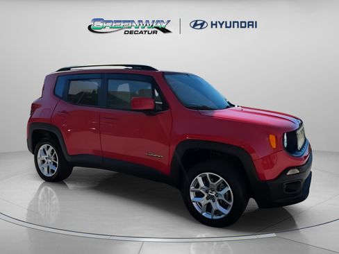 Used 2018 Jeep Renegade Latitude image 1