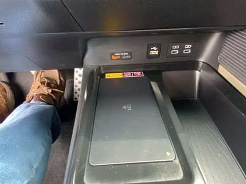 Used 2025 Toyota Camry SE FWD image 26