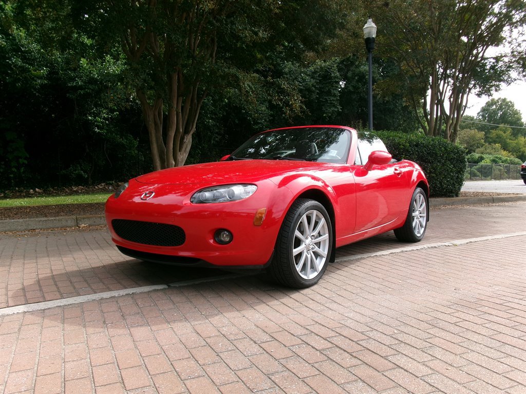 Used 2006 MAZDA MX-5 Miata Sport RWD image 2
