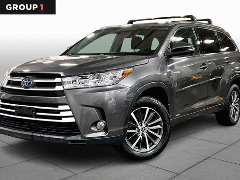 Used 2018 Toyota Highlander XLE image 1