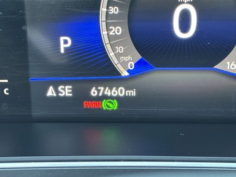 Used 2022 Volkswagen Tiguan SE image 30