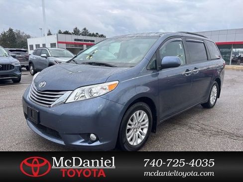 Used 2017 Toyota Sienna XLE w/ XLE Navigation Package FWD image 1