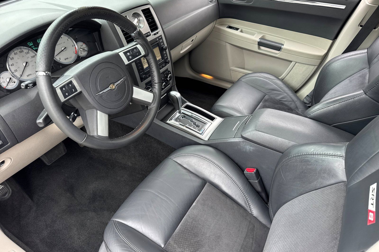 Used 2007 Chrysler 300 SRT8 w/ SRT Option Group II RWD image 13