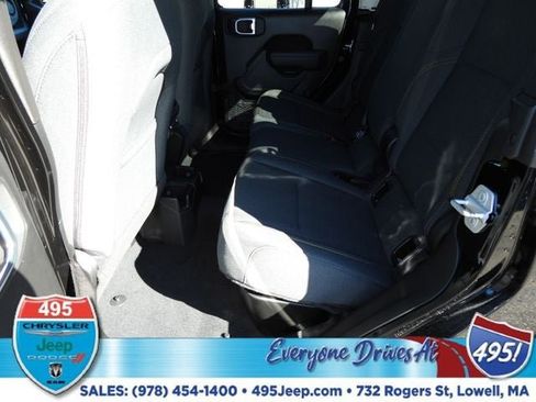 New 2025 Jeep Gladiator Sport image 13