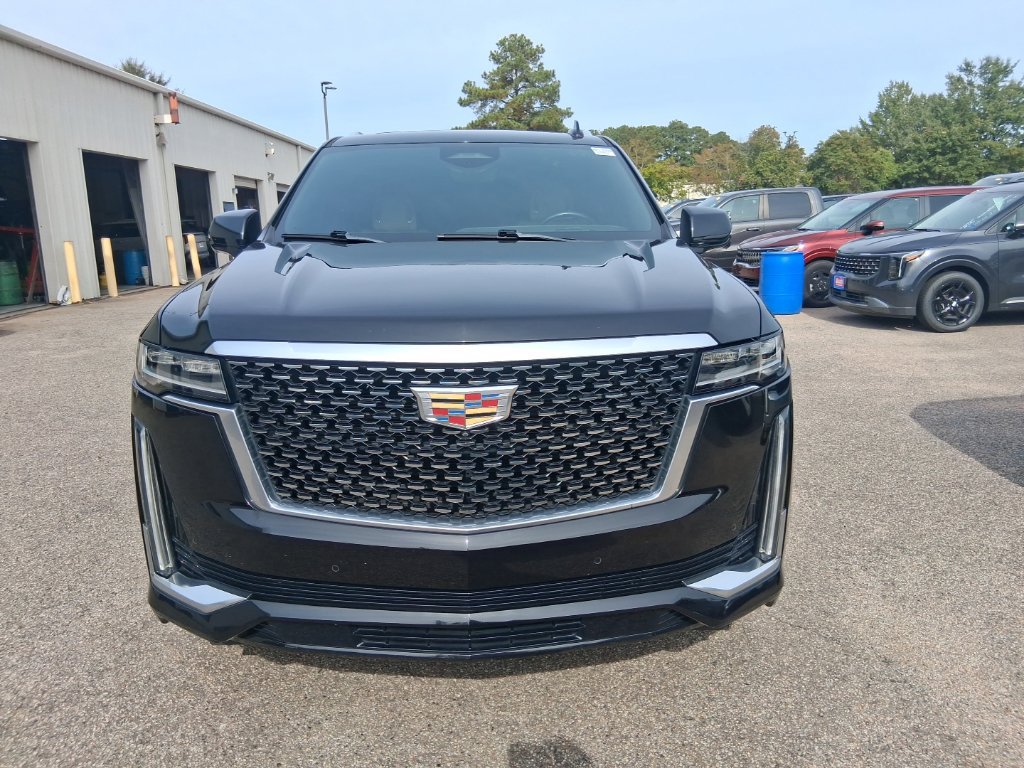 Used 2023 Cadillac Escalade ESV Premium Luxury AWD/4WD image 2