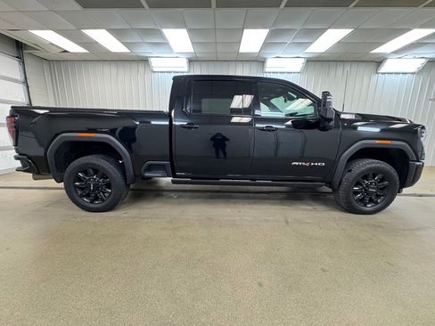 Used 2024 GMC Sierra 2500 AT4 w/ AT4 Premium Plus Package image 5