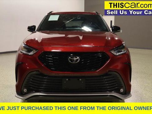 Used 2023 Toyota Highlander XSE image 2