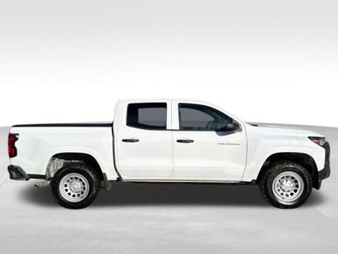 Used 2025 Chevrolet Colorado W/T image 3