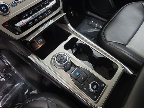 Used 2023 Ford Explorer XLT w/ Equipment Group 202A image 25