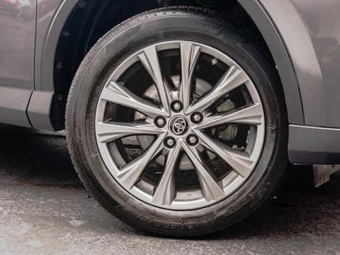 Used 2016 Toyota RAV4 Limited image 11