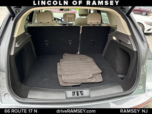 Used 2022 Lincoln Corsair AWD w/ Premium Package image 4