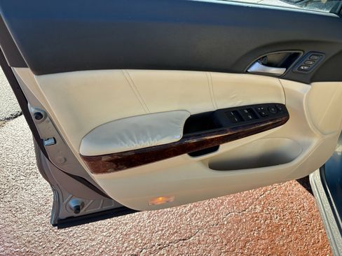 Used 2010 Honda Crosstour EX-L image 8