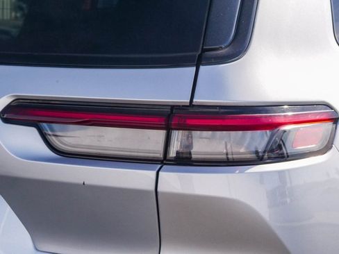 Used 2023 Jeep Grand Cherokee L Laredo image 10