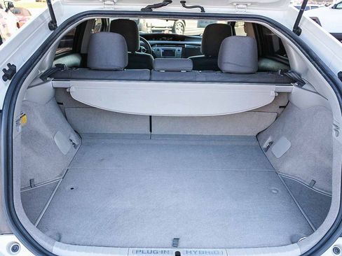Used 2012 Toyota Prius Plug-In Hybrid image 27