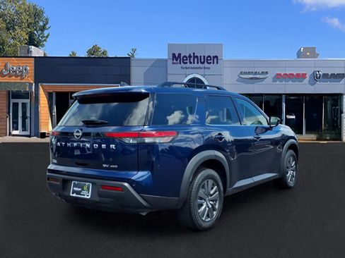 Used 2024 Nissan Pathfinder SV AWD/4WD image 4