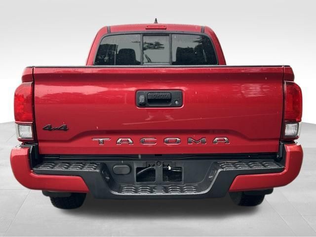 Used 2020 Toyota Tacoma SR w/ SX Package AWD/4WD image 4