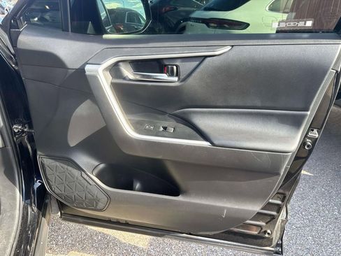 Used 2021 Toyota RAV4 XLE Premium image 13