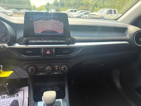 Used 2023 Kia Forte LXS w/ LXS Technology Package FWD image 14