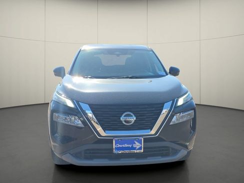 Used 2021 Nissan Rogue SV FWD image 2