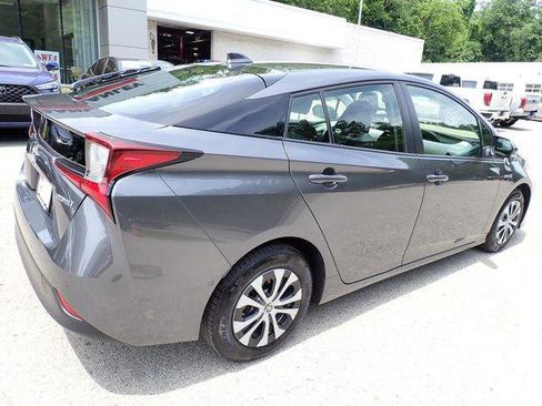 Certified 2022 Toyota Prius LE AWD/4WD image 4
