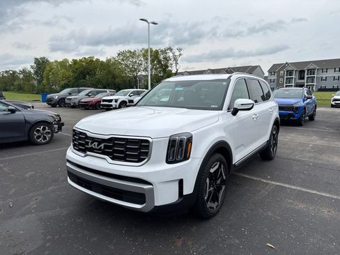 Used 2025 Kia Telluride S AWD/4WD image 2