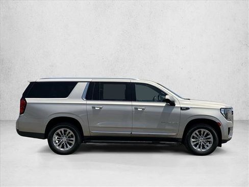 Used 2022 GMC Yukon XL SLT w/ Max Trailering Package RWD image 3