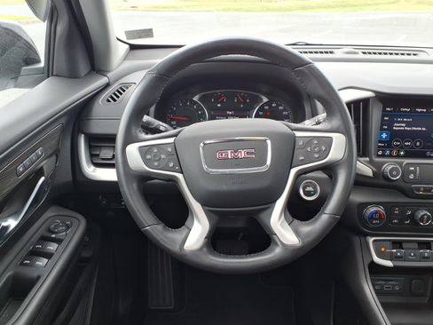Certified 2022 GMC Terrain SLT w/ Elevation Edition AWD/4WD image 9