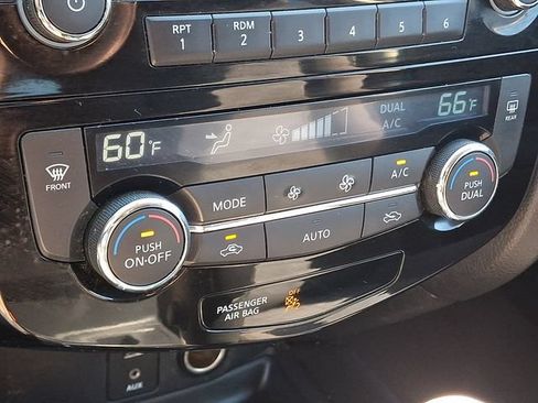 Used 2016 Nissan Rogue SV AWD/4WD image 16