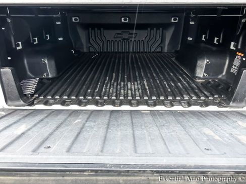 Used 2022 Chevrolet Silverado 1500 LT AWD/4WD image 25