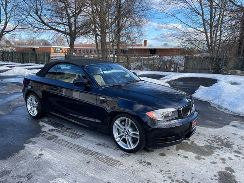 Used 2013 BMW 135i Convertible image 7