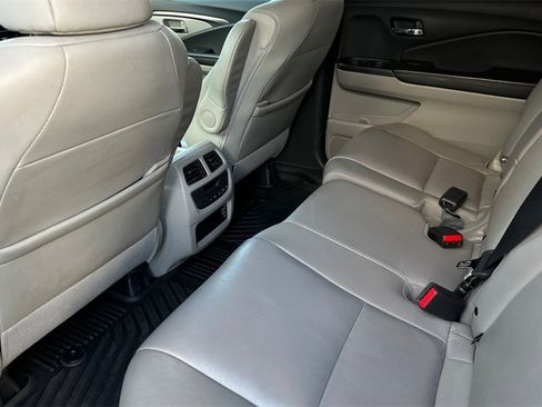 Used 2021 Honda Pilot Special Edition image 11