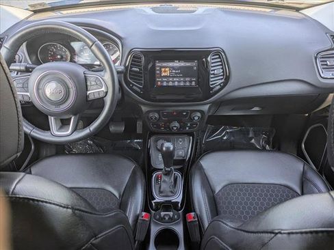 Used 2019 Jeep Compass Latitude AWD/4WD image 17