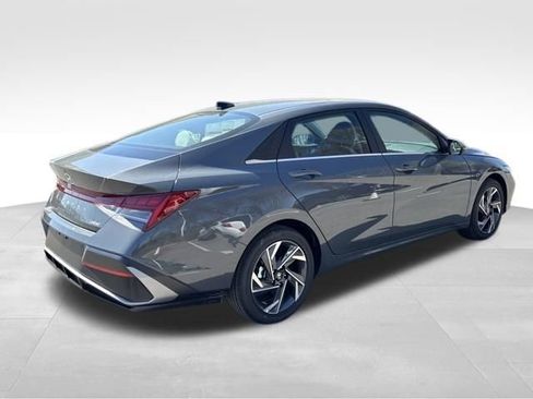New 2026 Hyundai Elantra Limited FWD image 5