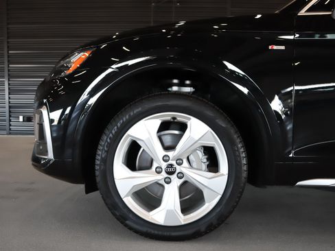 Used 2025 Audi Q5 2.0T Premium Plus w/ Premium Plus Package AWD/4WD image 5