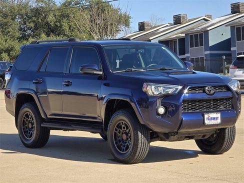 Used 2016 Toyota 4Runner SR5 image 3