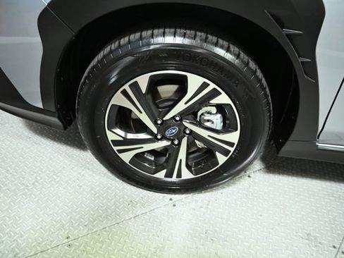 Used 2025 Subaru Crosstrek 2.0i Premium image 19