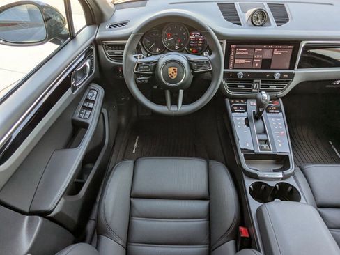 Certified 2026 Porsche Macan AWD/4WD image 15