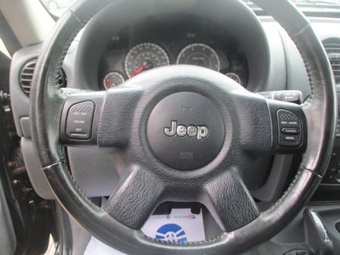 Used 2007 Jeep Liberty Sport image 13