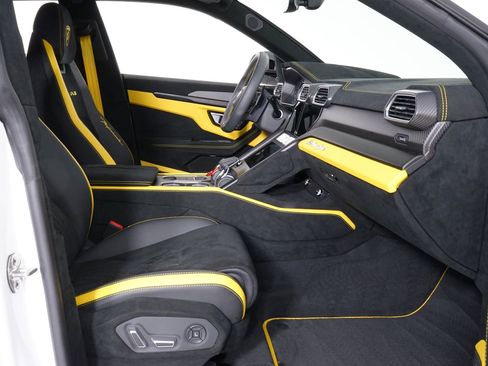 Used 2024 Lamborghini Urus Performante image 29