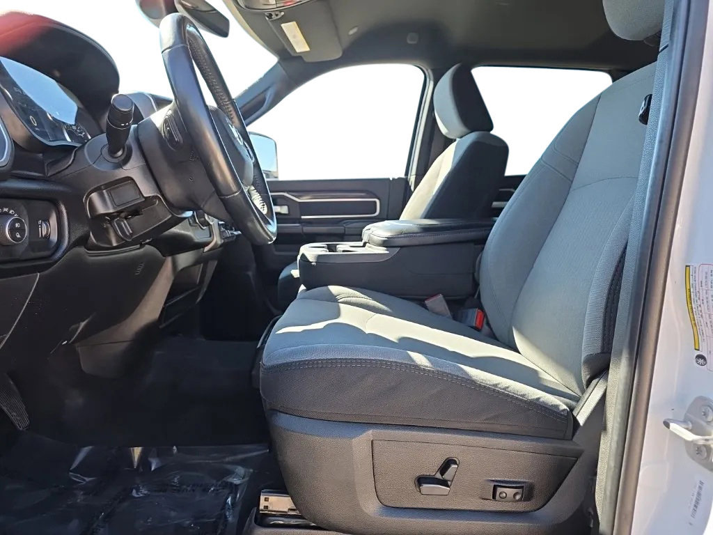 Used 2024 RAM 2500 Big Horn AWD/4WD image 16
