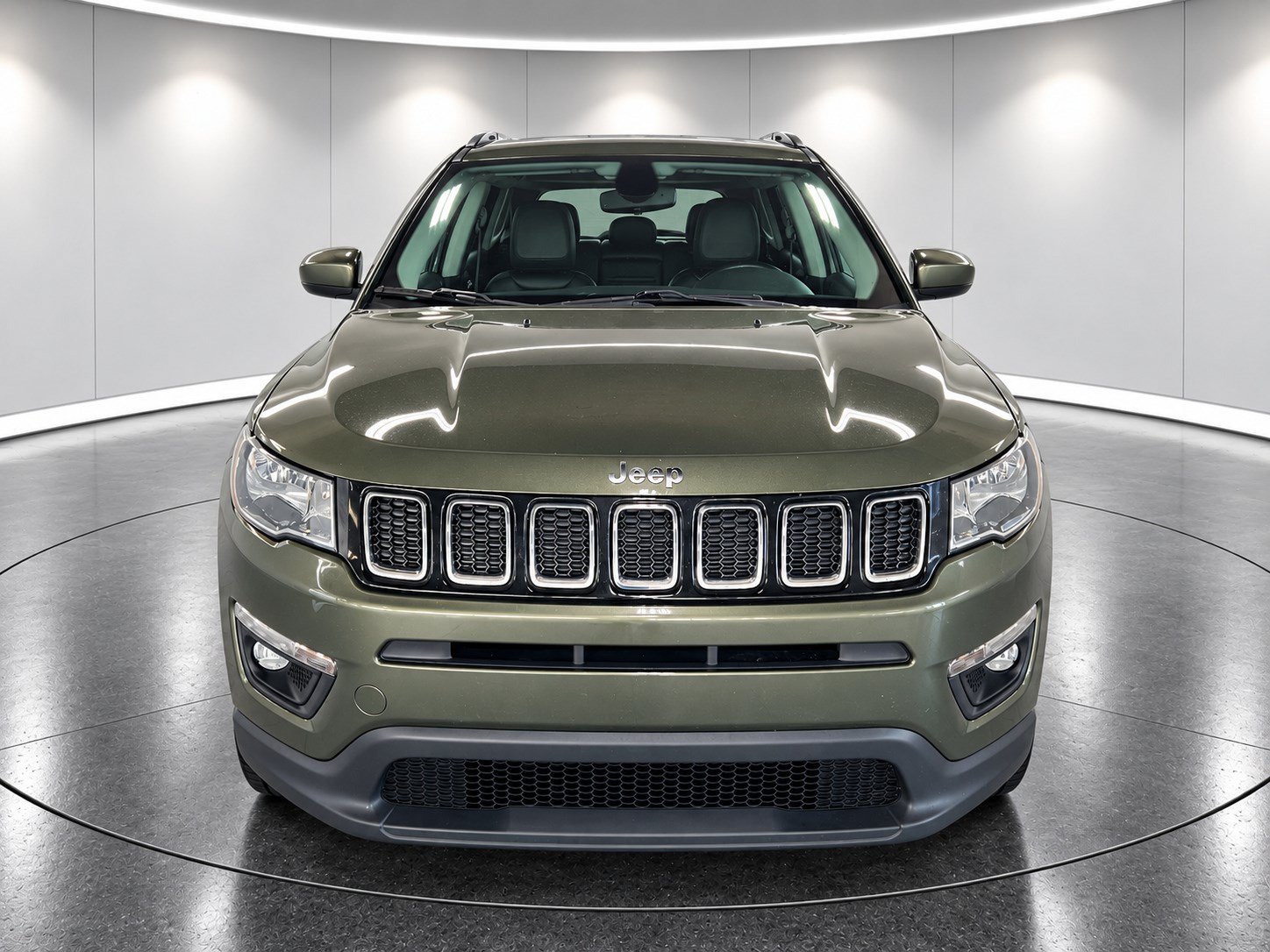 Used 2019 Jeep Compass Latitude w/ Trailer Tow Group AWD/4WD image 2