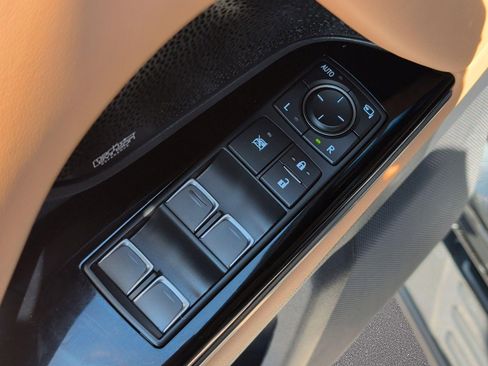 Used 2026 Lexus LX 700h Luxury w/ Appearance Package image 9