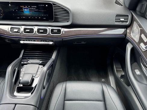 Used 2021 Mercedes-Benz GLE 350 4MATIC image 32