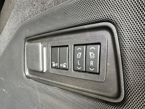 Used 2021 Cadillac Escalade Sport w/ Driver Assist Tech Package RWD image 46