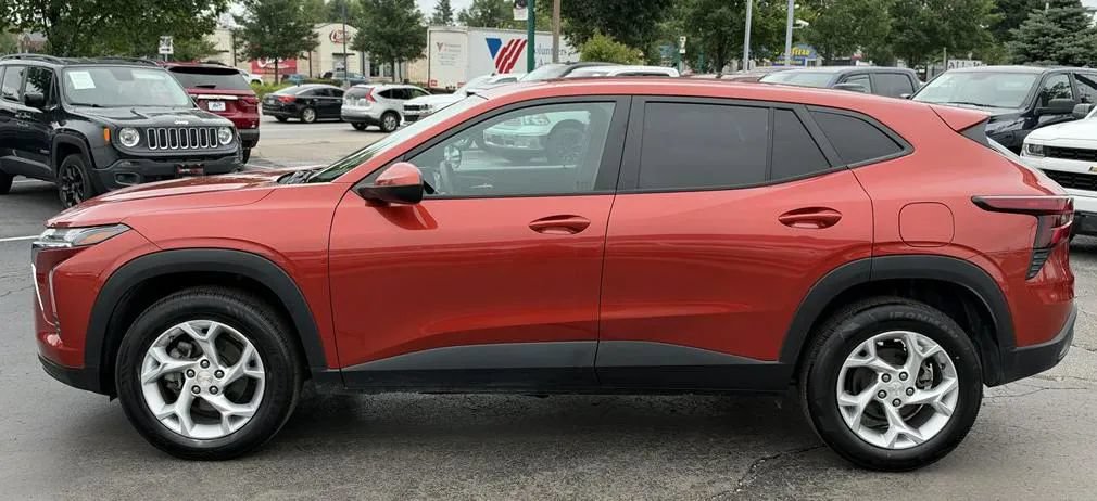 Used 2024 Chevrolet Trax LS w/ LS Convenience Package FWD image 7