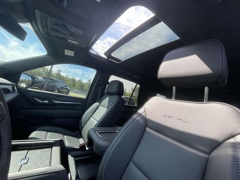 Used 2024 GMC Yukon Denali image 17