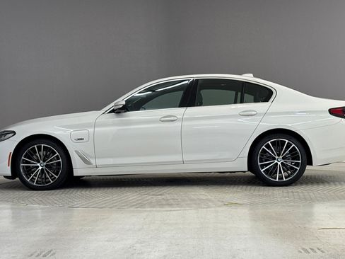 Certified 2023 BMW 530e w/ Convenience Package RWD image 2