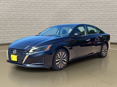 Used 2023 Nissan Altima 2.5 SV