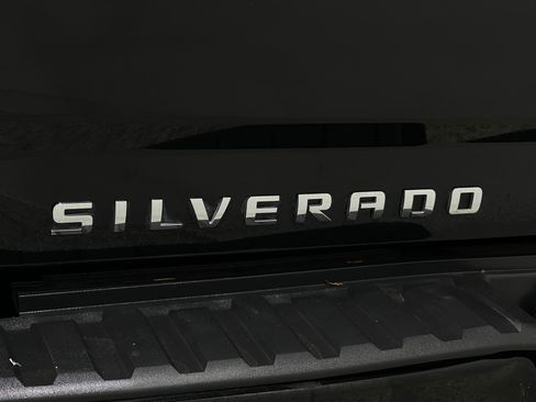 Used 2017 Chevrolet Silverado 1500 LT w/ All Star Edition AWD/4WD image 36